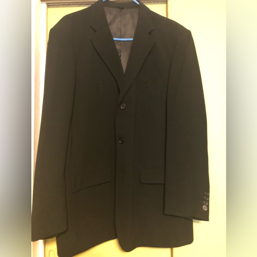 Black boyfriend dressy jacket. 4 button front. Front flap pockets. chest pocket